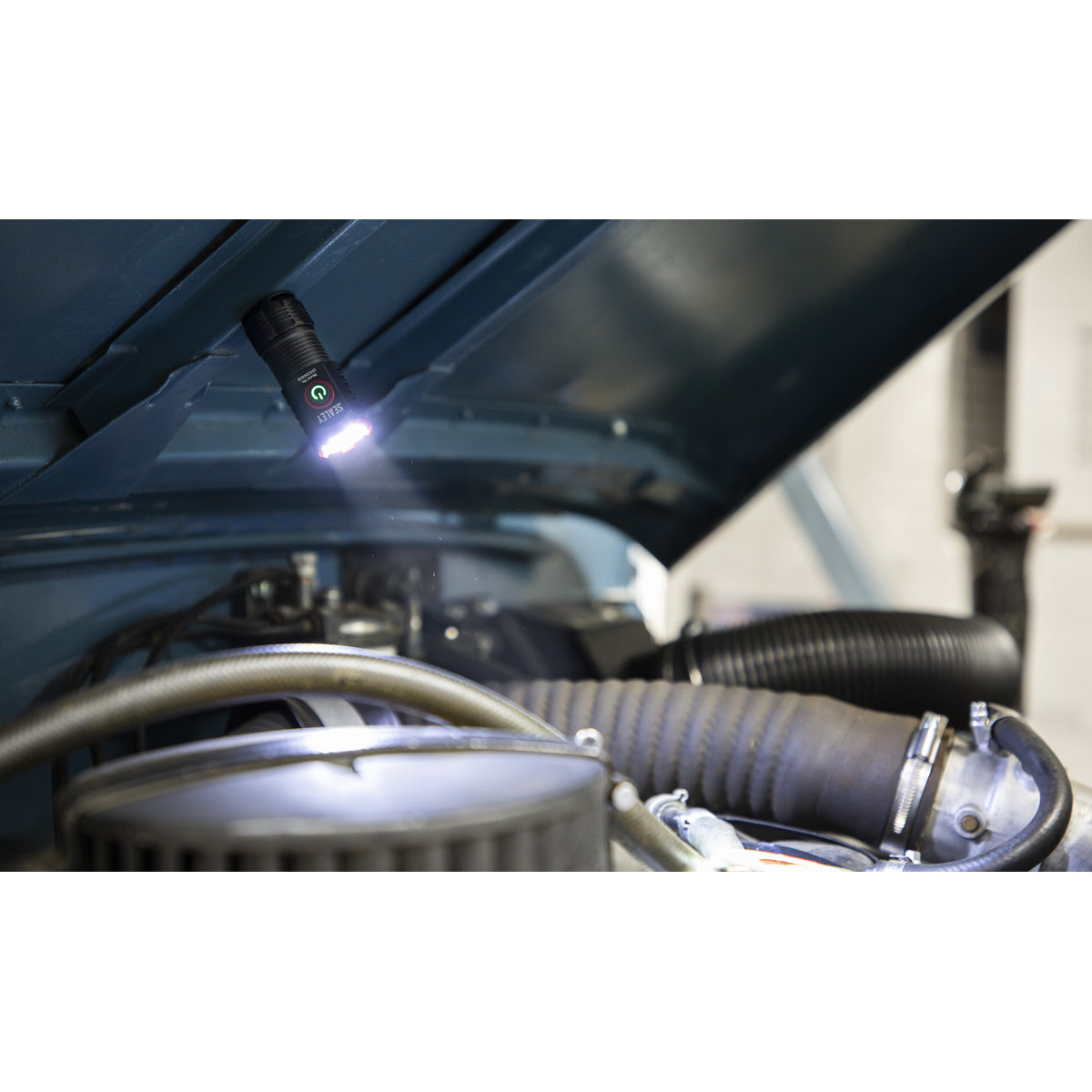 Powerful 1000 Lumens Super Beam Pocket Light